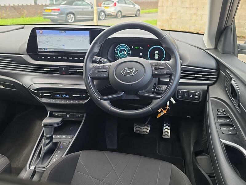 Hyundai Bayon Premium White #12