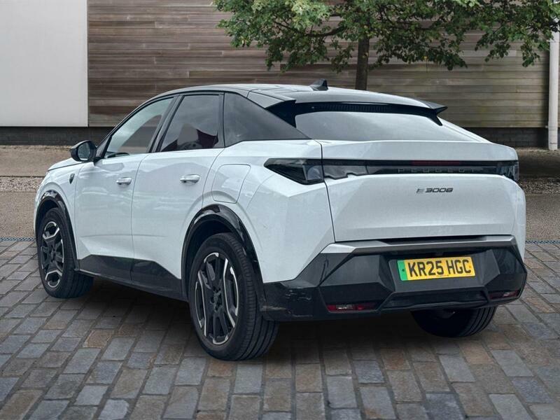 Peugeot 3008 73Kwh Gt Suv 210 Ps DR08HZL White #3