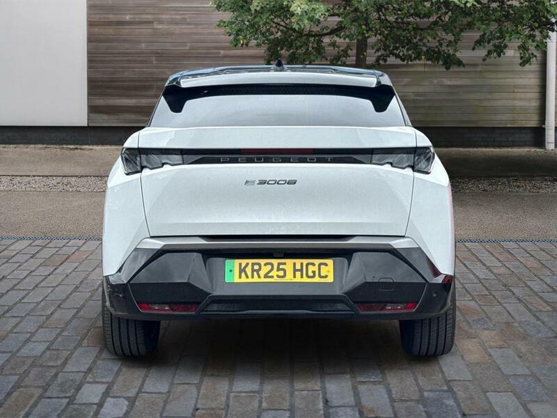 Peugeot 3008 73Kwh Gt Suv 210 Ps DR08HZL White #4