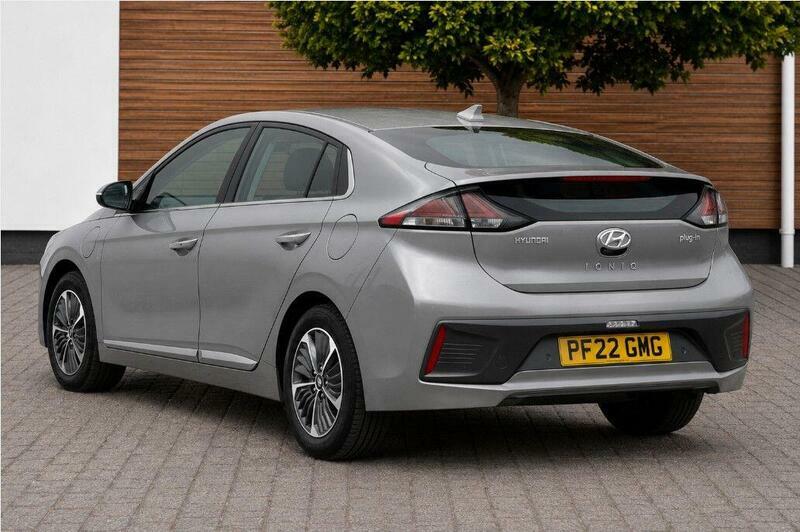 Hyundai Ioniq 1.6 H-gdi 8.9Kwh Premium Hatchback Plug Silver #2