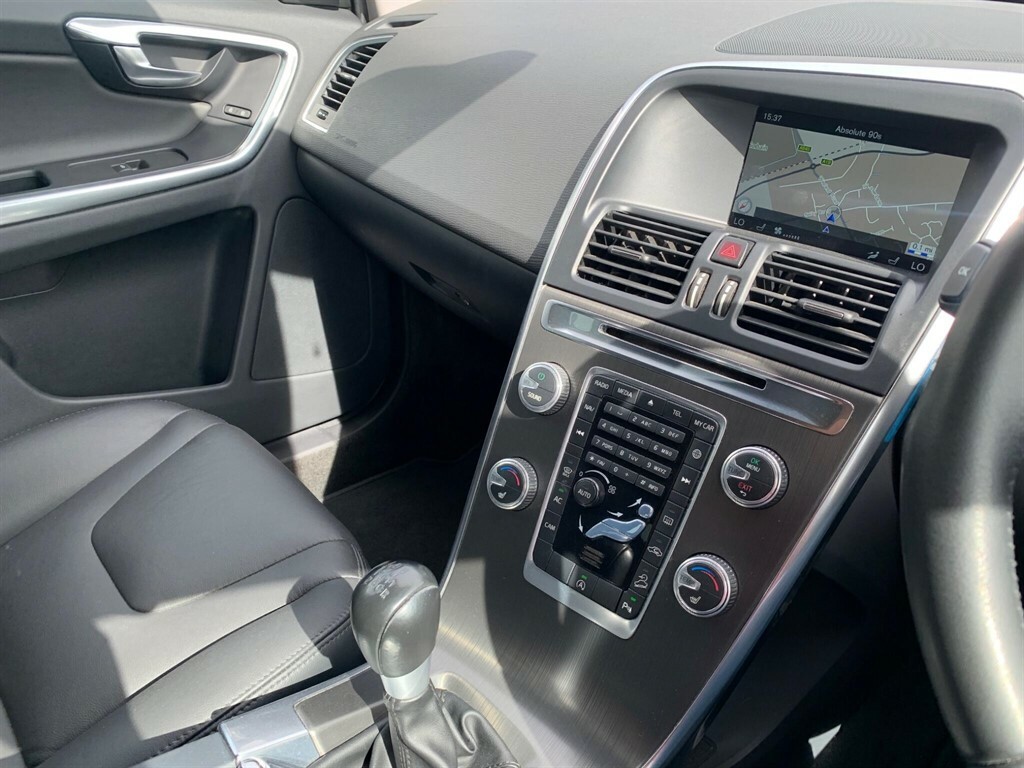 Volvo XC60 D4 190 R Design Lux Nav Awd Geartronic White #25