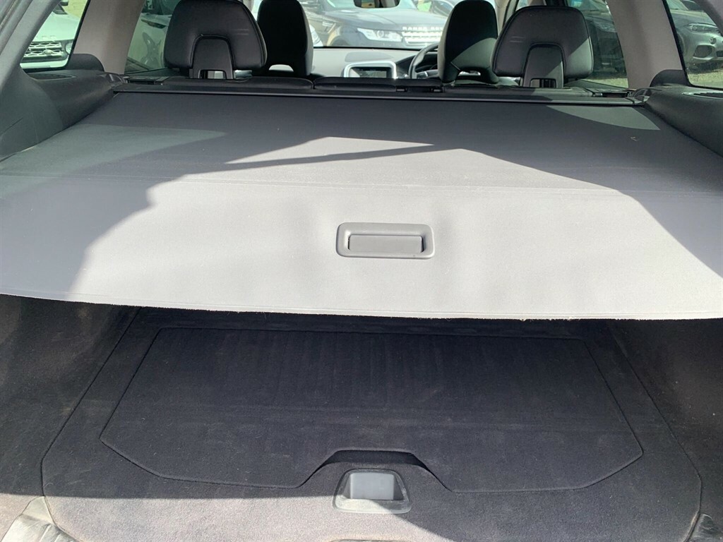Volvo XC60 D4 190 R Design Lux Nav Awd Geartronic White #31