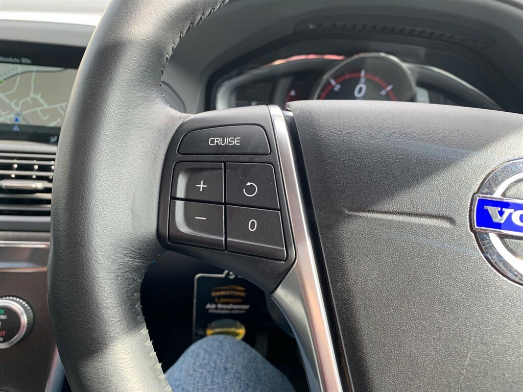 Volvo XC60 D4 190 R Design Lux Nav Awd Geartronic White #20