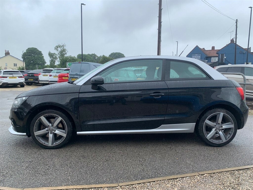 Audi A1 1.4 Tfsi Contrast Edition Euro 5 Ss Black #5
