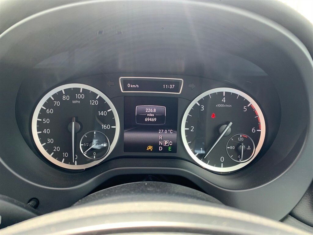 Infiniti Q30 Black #13