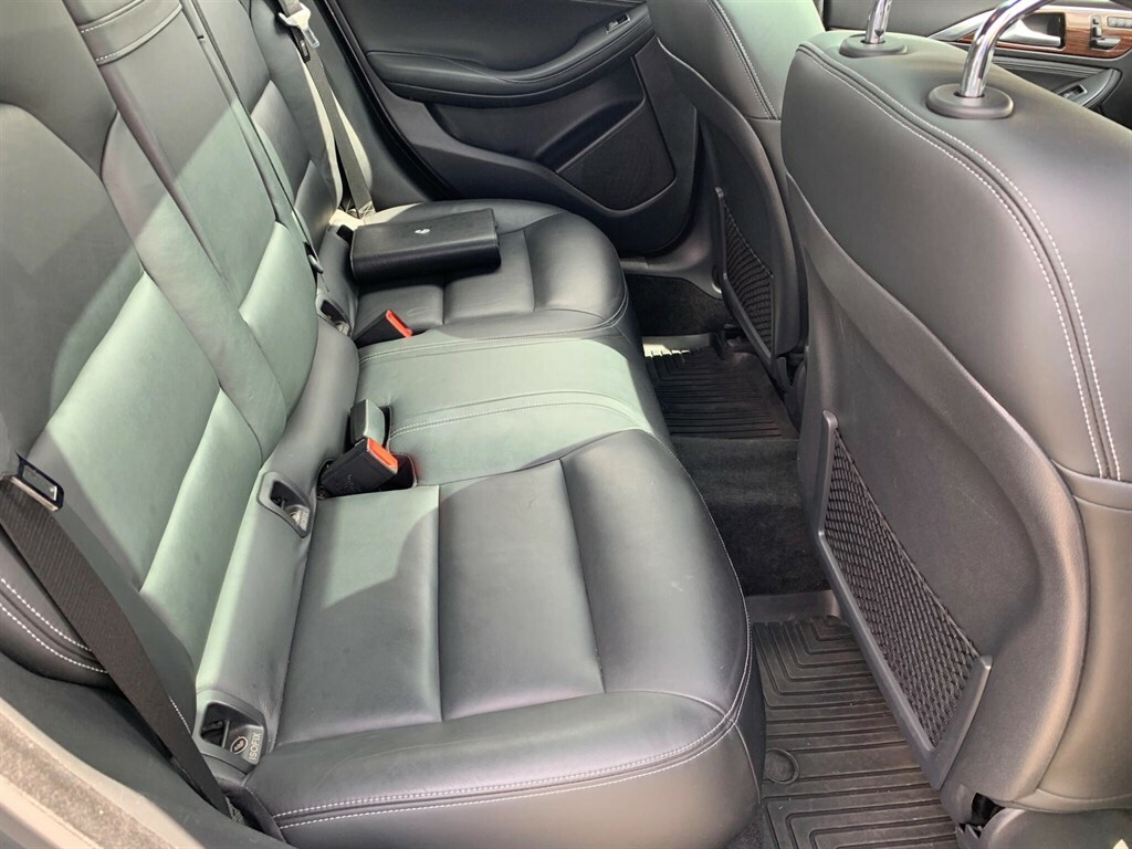 Infiniti Q30 Black #25