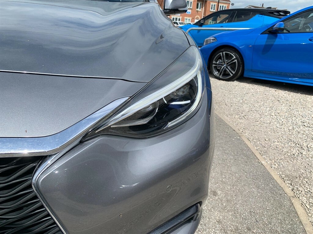 Infiniti Q30 Black #9