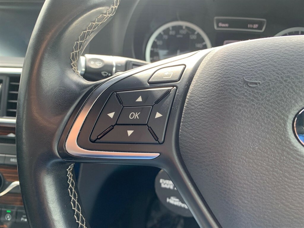 Infiniti Q30 Black #14