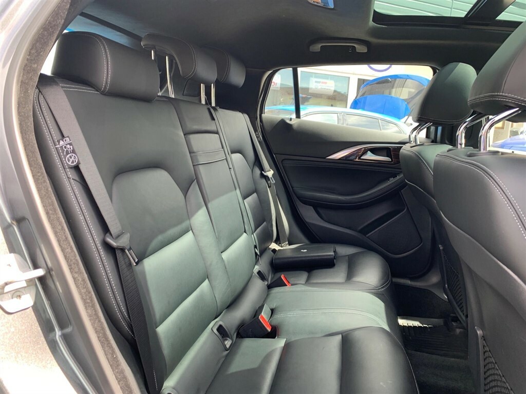 Infiniti Q30 Black #24