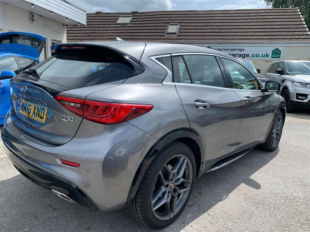 Infiniti Q30 Black #8