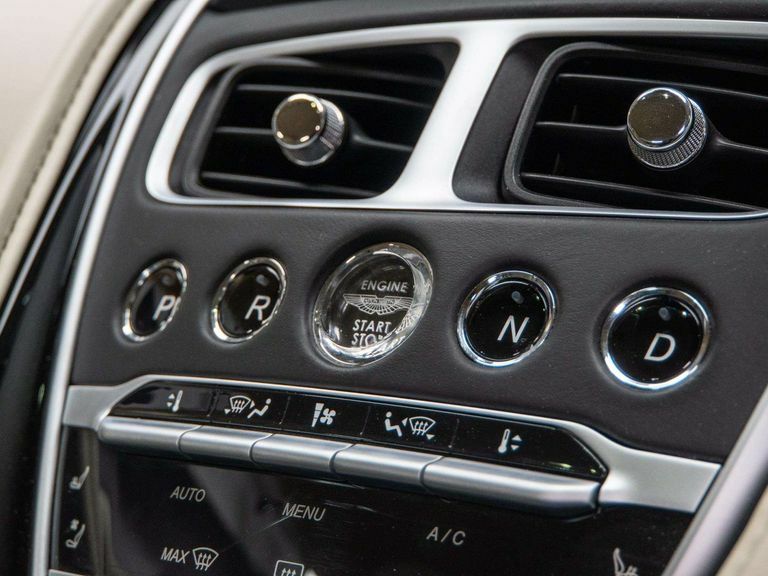 Aston Martin DB11 V12 5.2 Silver #35