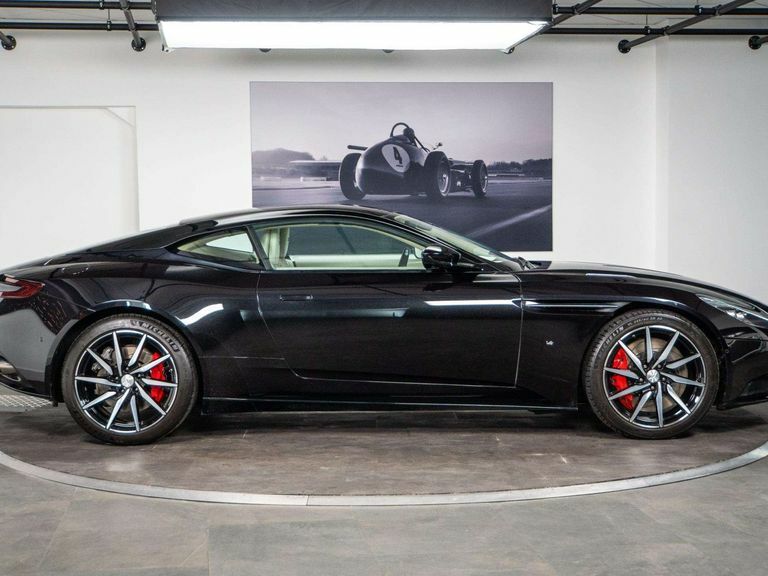 Aston Martin DB11 V12 5.2 Silver #17