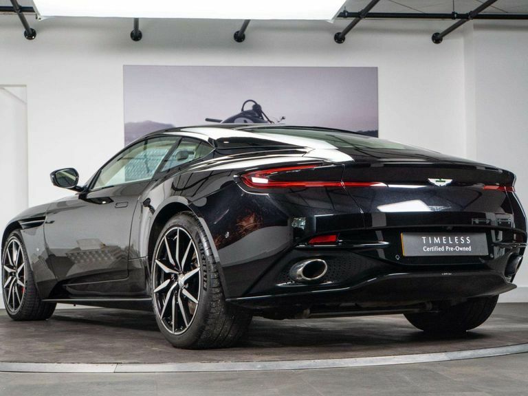 Aston Martin DB11 V12 5.2 Silver #31