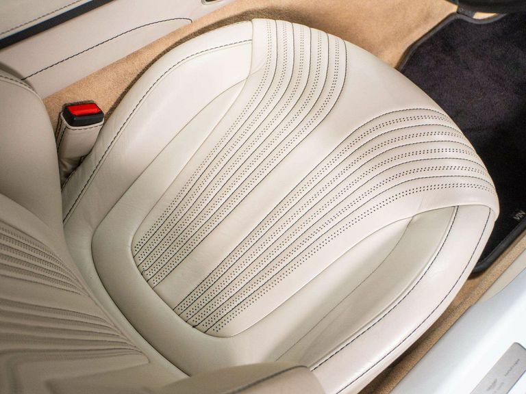 Aston Martin DB11 V12 5.2 Silver #25