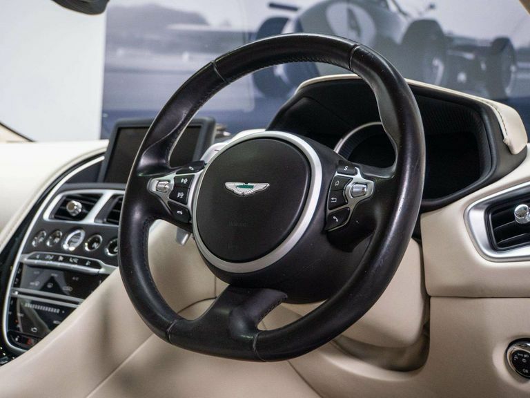 Aston Martin DB11 V12 5.2 Silver #10