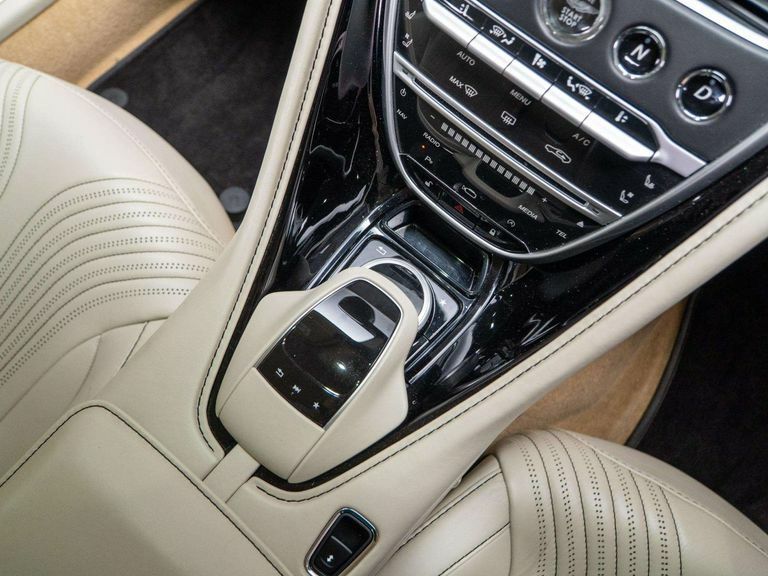 Aston Martin DB11 V12 5.2 Silver #33