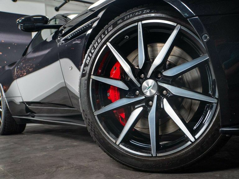 Aston Martin DB11 V12 5.2 Silver #13