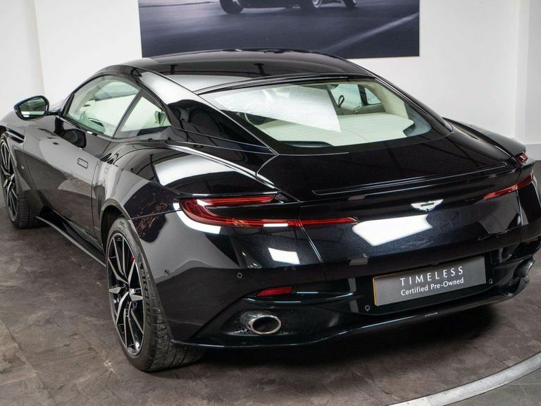 Aston Martin DB11 V12 5.2 Silver #28