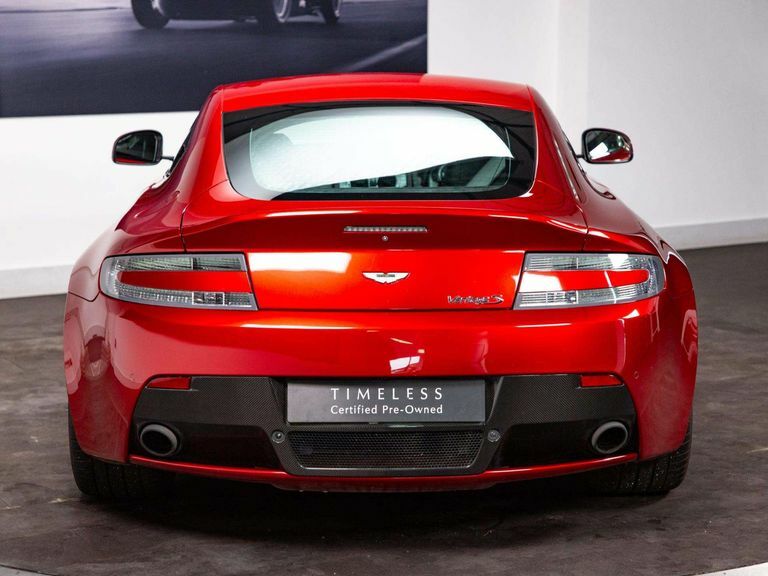 Aston Martin Vantage Black #14