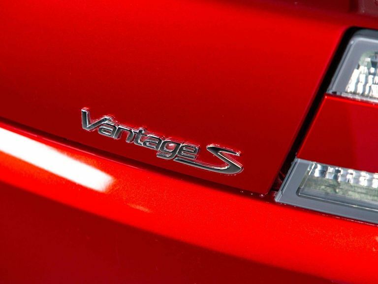 Aston Martin Vantage Black #13