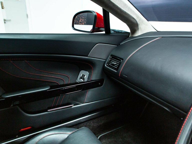Aston Martin Vantage Black #22