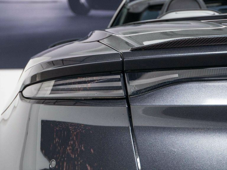 Aston Martin DBS  Silver #32