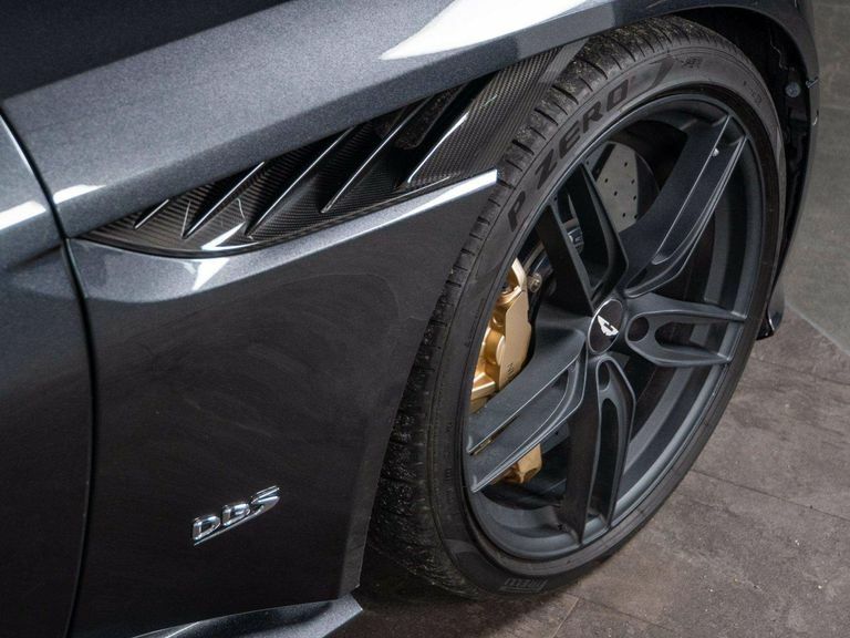 Aston Martin DBS  Silver #9