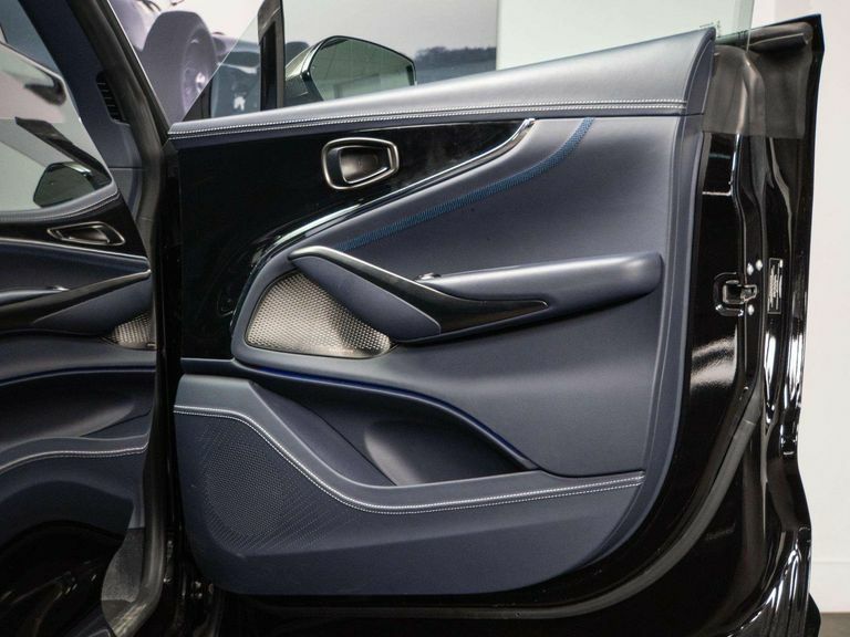 Aston Martin DBX 707 Silver #27