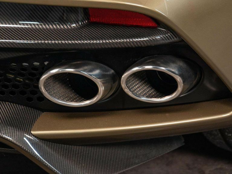 Aston Martin DBS V12 Silver #31