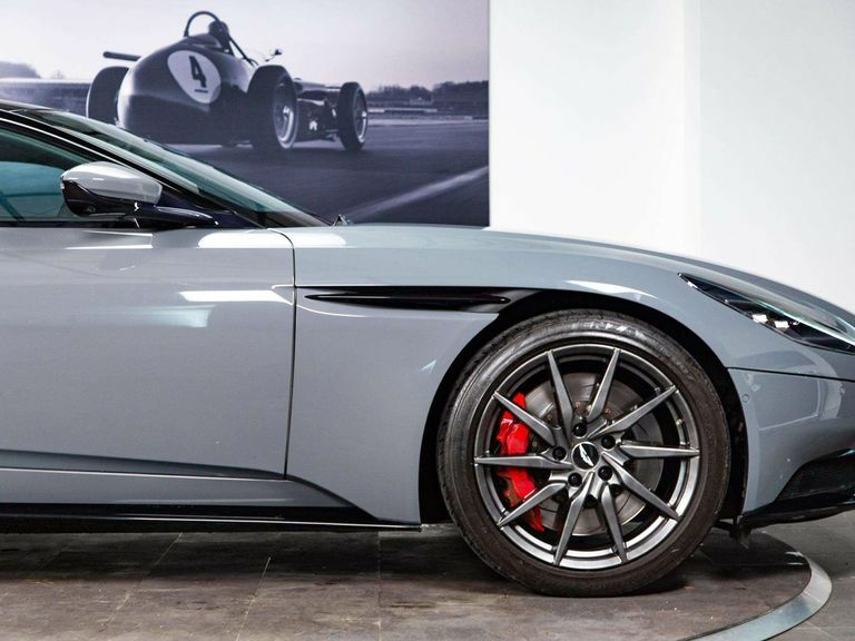Aston Martin DB11 V8 Volante Touchtronic Black #28