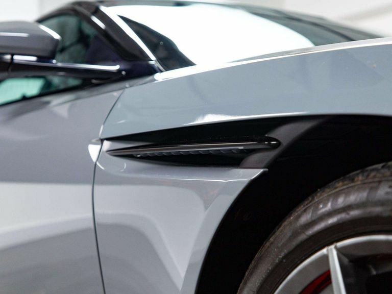 Aston Martin DB11 V8 Volante Touchtronic Black #9