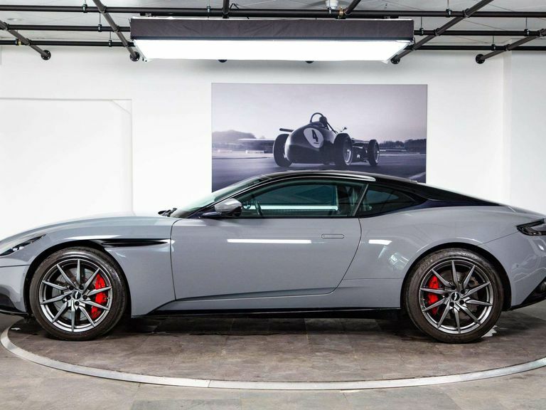 Aston Martin DB11 V8 Volante Touchtronic Black #19