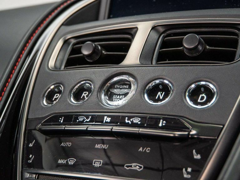 Aston Martin DB11 4L Null Silver #37