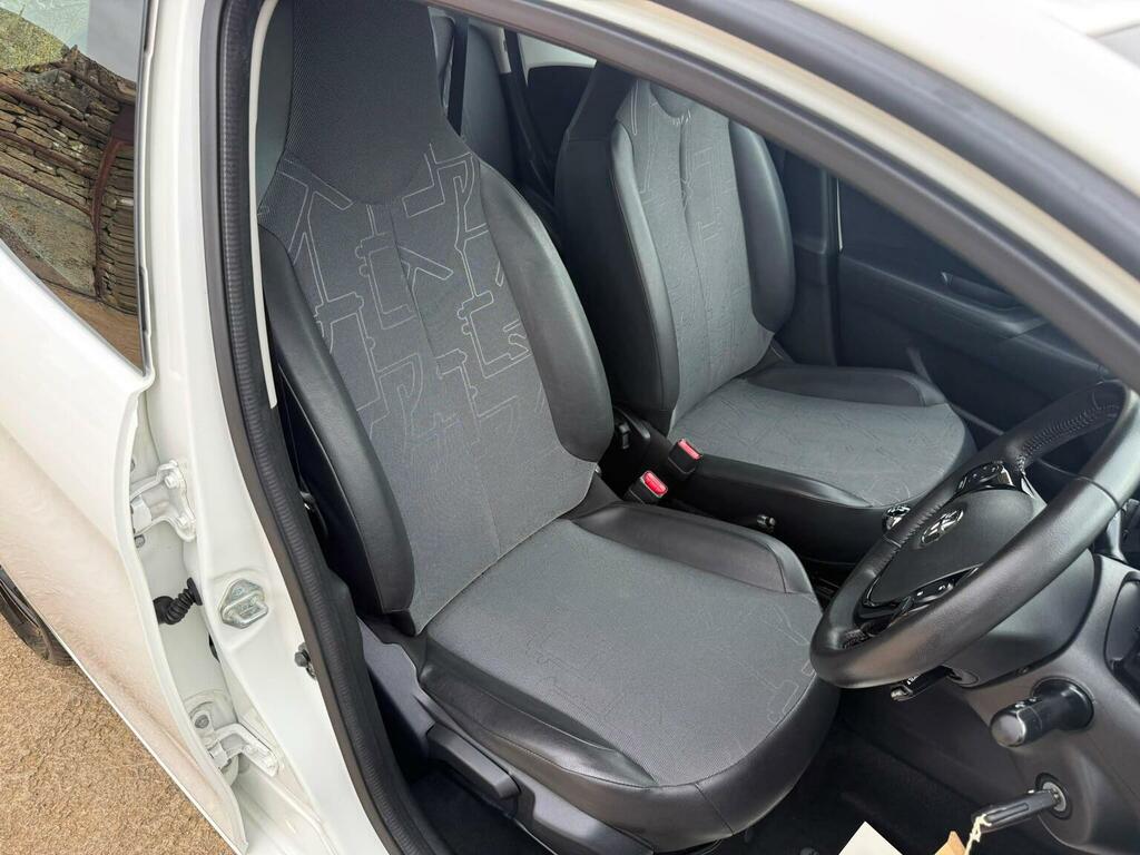 Toyota Aygo Hatchback 1.0 Grey #25