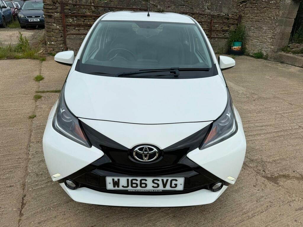 Toyota Aygo 1.0 Vvt-i X-pression Euro 6 White #2