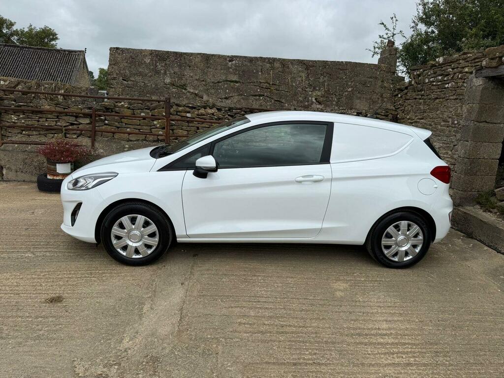 Ford Fiesta 1.5 Tdci Euro 6 Ss White #4