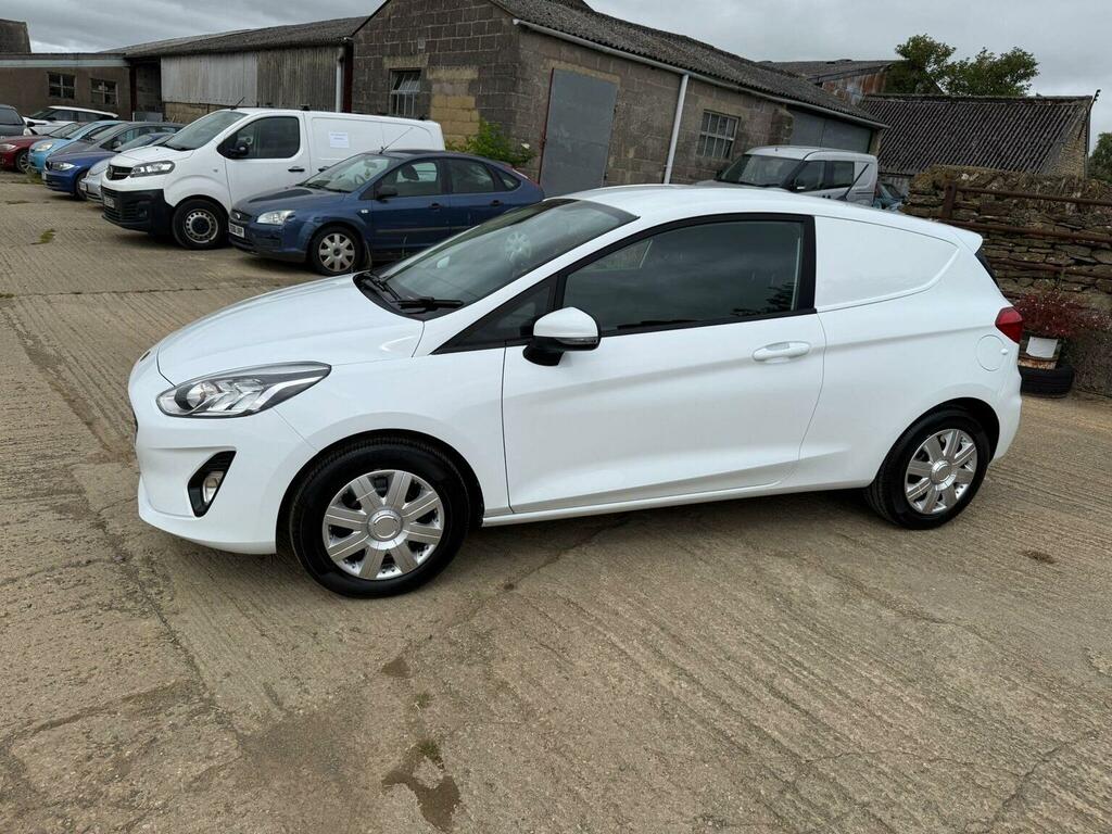 Ford Fiesta 1.5 Tdci Euro 6 Ss White #3