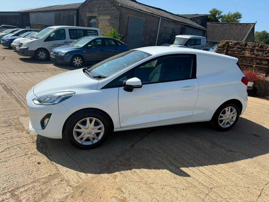 Ford Fiesta Car Derived Van 1.5 Tdci Euro 6 Ss 201919 LE19UKL White #4
