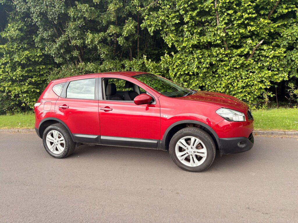 Nissan Qashqai 1.6 Acenta Suv 2Wd Euro 5 Ss Red #2