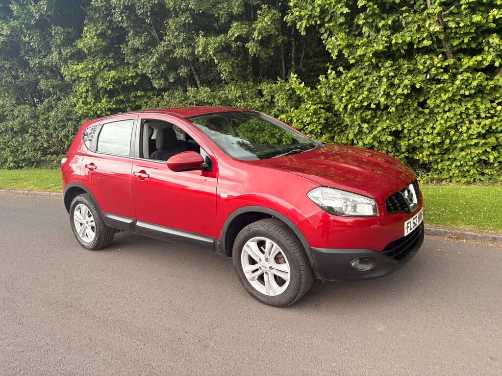 Nissan Qashqai 1.6 Acenta Suv 2Wd Euro 5 Ss Red