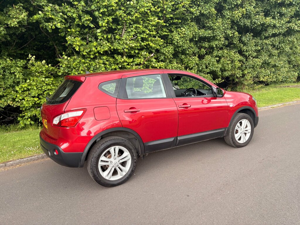 Nissan Qashqai 1.6 Acenta Suv 2Wd Euro 5 Ss Red #4