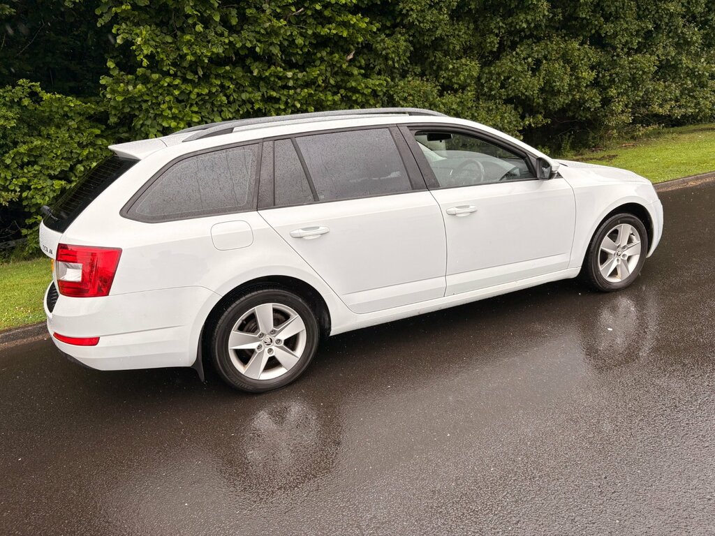 Skoda Octavia 1.6 Tdi Se Estate Euro 6 Ss White #3