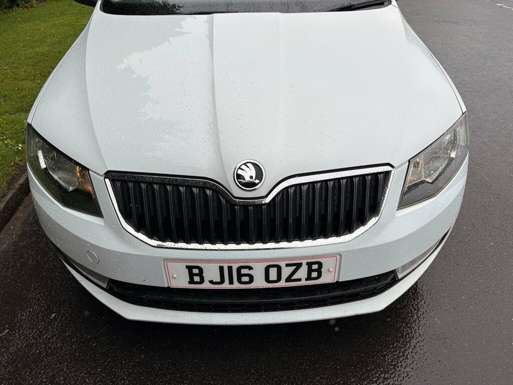 Skoda Octavia 1.6 Tdi Se Estate Euro 6 Ss White #6