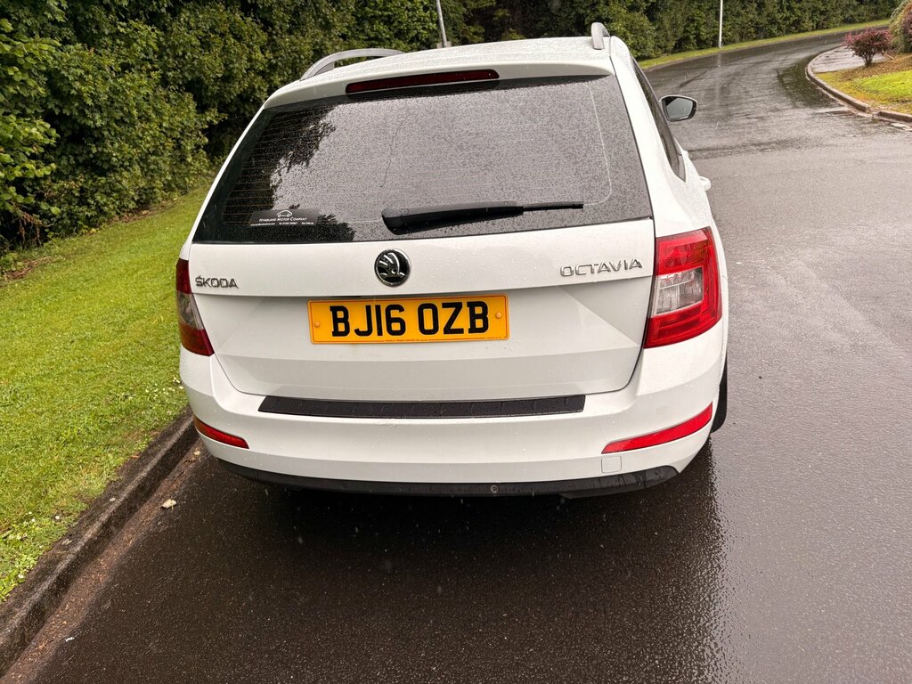 Skoda Octavia 1.6 Tdi Se Estate Euro 6 Ss White #5