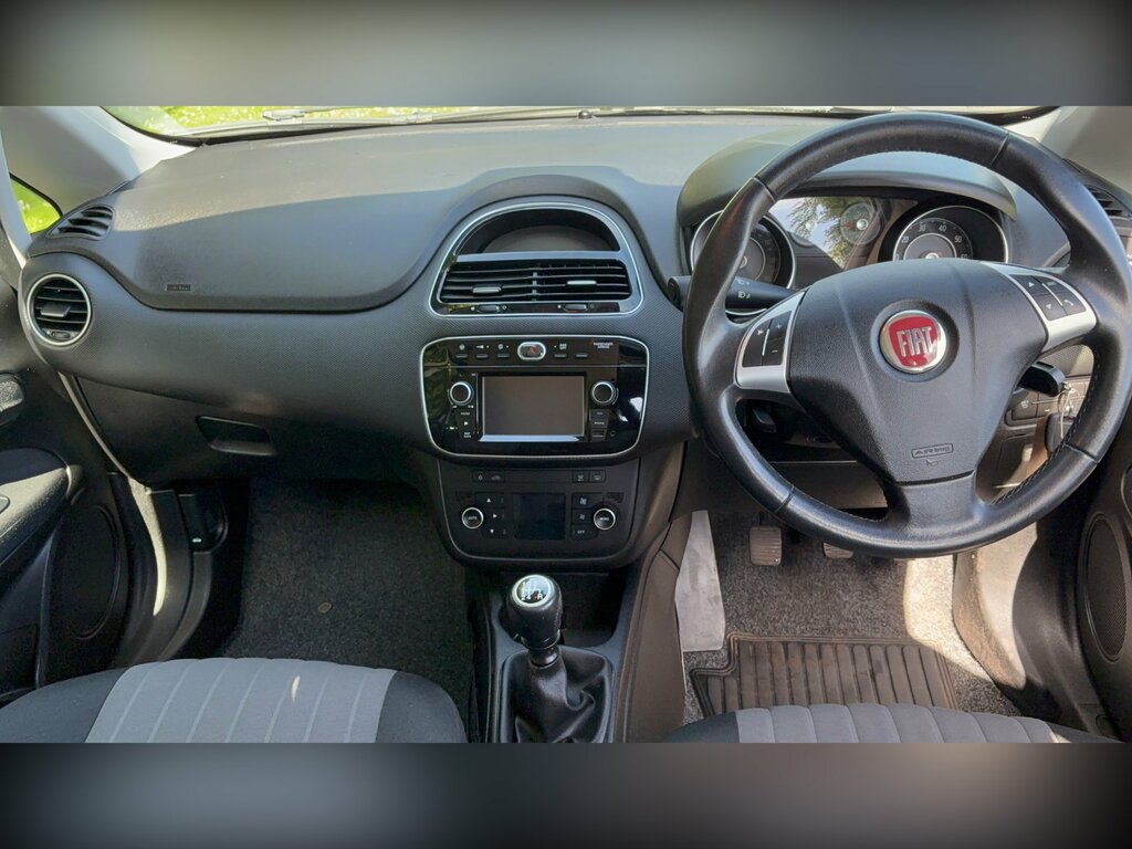 Fiat Punto Pop Plus White #10