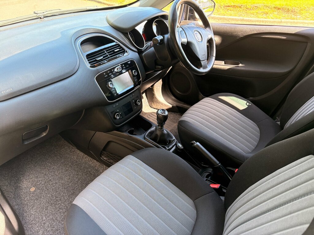 Fiat Punto Pop Plus White #13