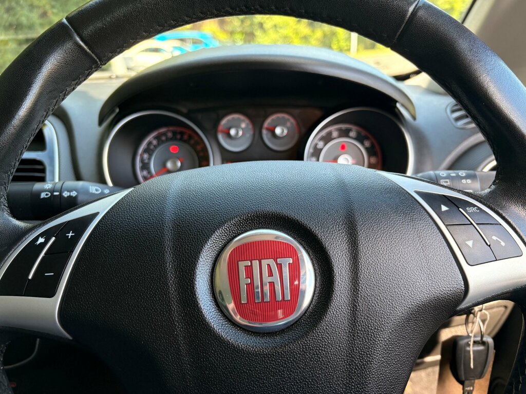 Fiat Punto Pop Plus White #16