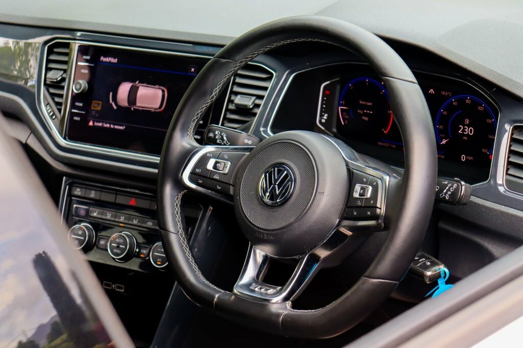 Volkswagen T-Roc 1.6L R-line SA68BTE White #2