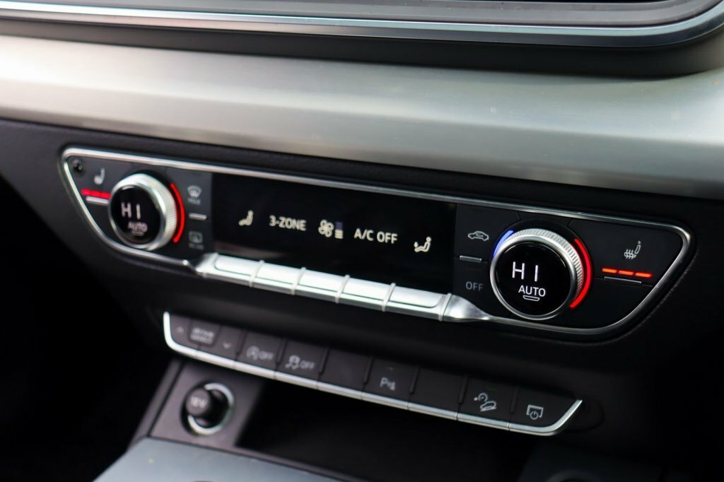 Audi Q5 2L S Line Black #17