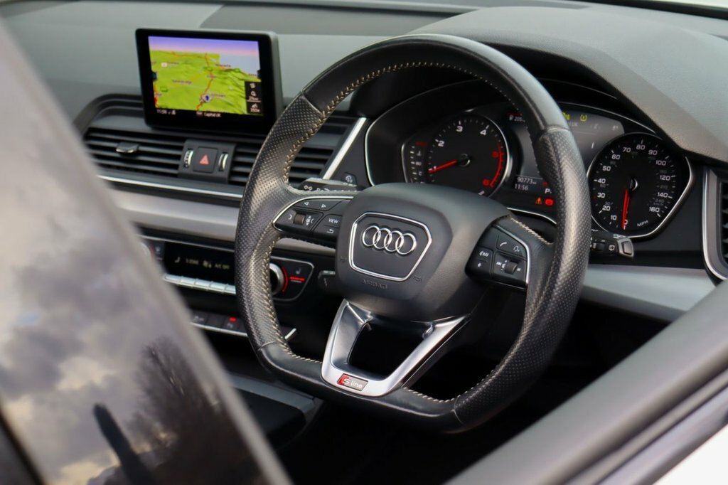 Audi Q5 2L S Line White #2